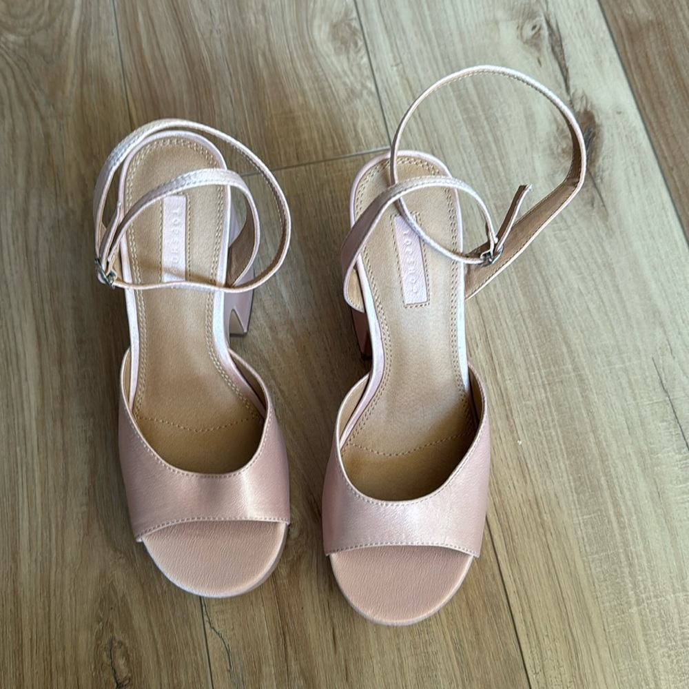 NEVER WORN Topshop Blush Pink Satin Platform Sandals Size 7